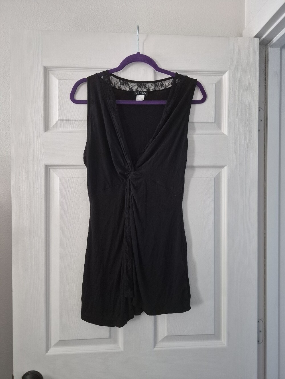VENUS Black Twist-Front Lace-Trim Sleeveless Camisole